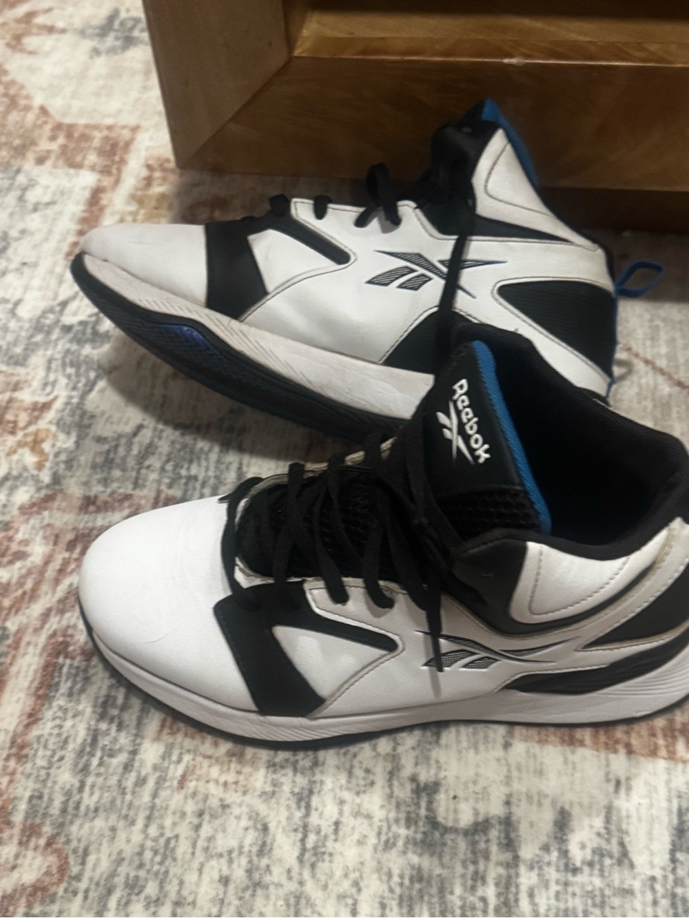 Reebok Kids White, Black & Blue High-Top Sneakers basketball size 7k